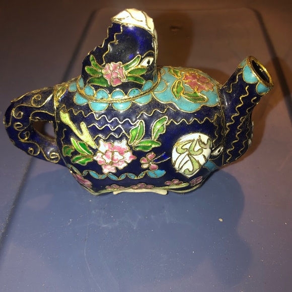 Porcelain small Knick knack Teapot - Picture 3 of 5